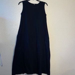 Uniqlo sleeveless dress with pockets